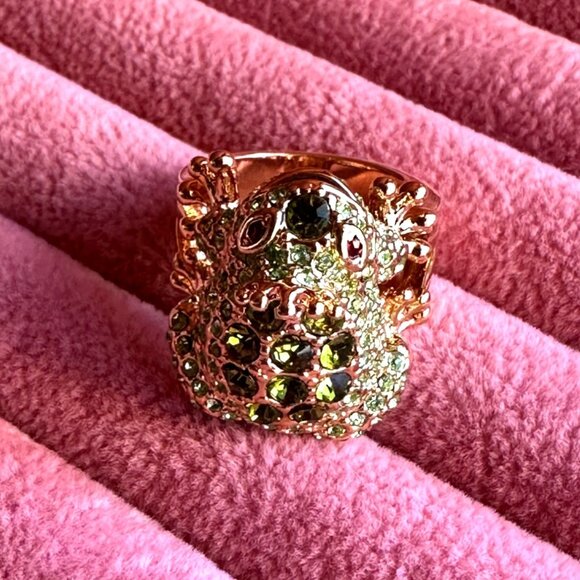Gold-Tone Park Lane Jewelry "Prince Charming" Frog Ring W/ Green Crystals Size 6 - Picture 7 of 12
